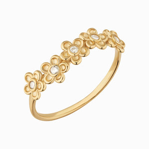 Stunning Blossom Ring - Embrace Nature's Elegance.