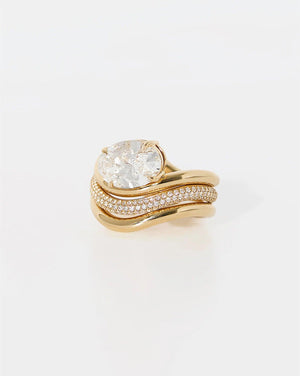 Stunning 3.30ct Oval Diamond Wave Engagement Ring in 14K Gold.