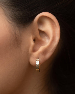Elegant 14K Solid Gold Hoop Earrings with Diamond Cut Design – Textured Hoops for Women.