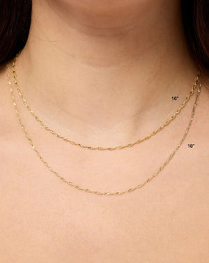 Elegant Twisted Dorica Chain Necklace - A Timeless Statement Piece.