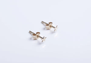 Dainty 14K Solid Gold Star Earrings - Celestial Minimalist Jewelry Elegance.
