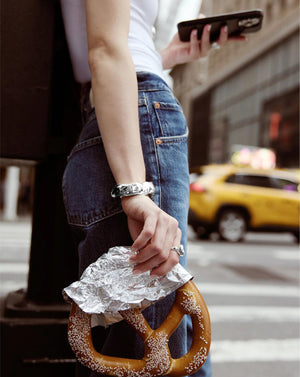 Elegant Forma Bangle - Timeless Style for Every Occasion.