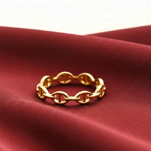 Chic 14K Gold Mariner Chain Link Ring - Nautical Statement for Luxurious Gifts & Everyday Style.