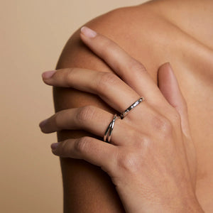 Crossover Illusion Band Ring in Silver