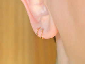 Elegant 14K Solid Gold Spiral Threader Earrings - Perfect Double Hoop Huggie Design for Sensitive Ears.