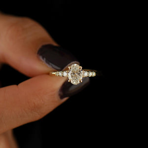 Tapered Oval Ring, 14K / 18K Yellow Gold Ring, Oval Cut Diamond, Thin Engagement Ring, Minimal Ring, Modern Ring , Delicate Ring, Oval Ring