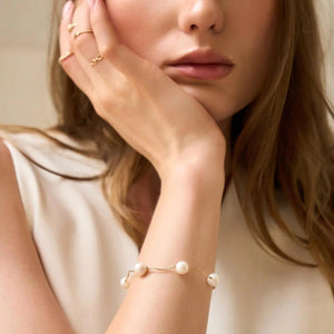 Exquisite 14K Solid Gold Freshwater Pearl & Diamond-Cut Chain Bracelet.
