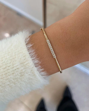 Elegant Diamond Bar Bangle - Timeless Luxury Accessory.