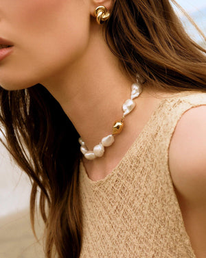 Elegant Baroque Pearl Necklace - Timeless Luxury Accessory.