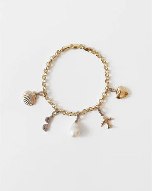 Elegant Pearl Charm for Every Occasion.