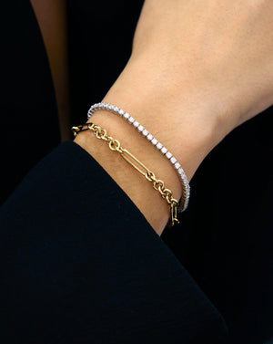 Elegant Mixed Link Chain Bracelet - Perfect for Any Occasion.