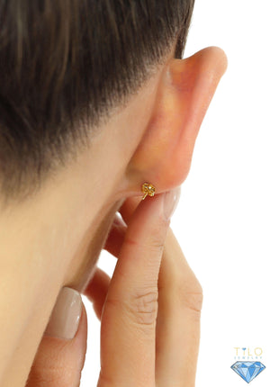 Sparkling 14K Yellow Gold Diamond Star Stud Earrings - 0.10Ct Elegant Shine.