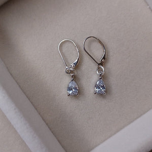 Teardrop Cubic Zirconia Earrings: 925 Sterling Silver Leverback Dangle