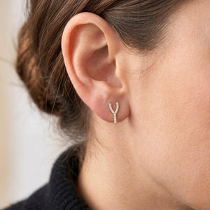 Stunning 14K Yellow Gold Wishbone Stud Earrings for Elegant Style.
