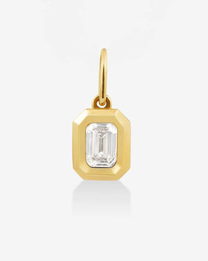 Elegant Framed Lab-Diamond Pendant for Timeless Style.