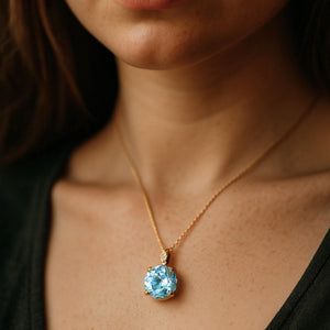 Stunning 14K Solid Gold Sky Blue Topaz & Diamond Accent Charm Pendant.