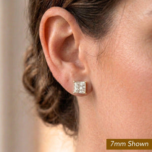 Stunning 14K Yellow Gold Square Zirconia Stud Earrings with Secure Butterfly Pushbacks - Unisex Style.