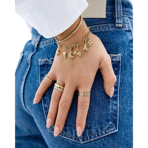 Charming NY Taxi Pendant - A Touch of City Spirit!.