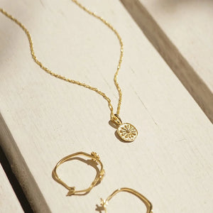 Daisy Flower Necklace 18Ct Gold Plate