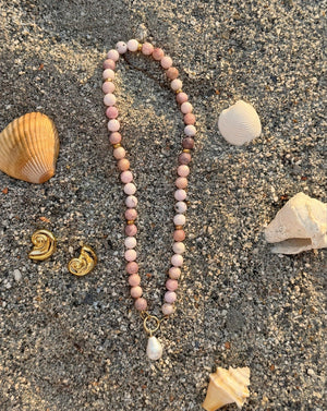 Chic Pink Paloma Necklace: Elevate Your Style with Elegance.