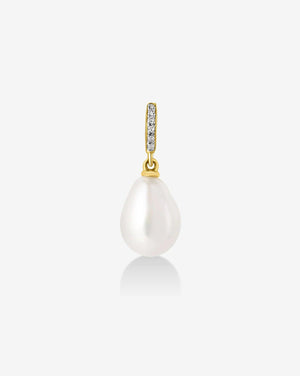 Elegant Pearl Charm for Every Occasion.