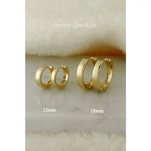 Dainty 10K Solid Gold Minimalist Huggie Hoop Earrings for Everyday Wear.