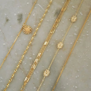 Daisy Chain Flower Bracelet 18Ct Gold Plate