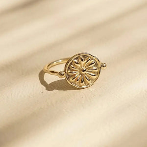 Daisy Flower Ring 18Ct Gold Plate