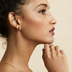 Elegant Florence Oval Signet Ring - Timeless Luxury for Any Occasion.