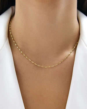 Elegant Twisted Dorica Chain Necklace - A Timeless Statement Piece.