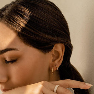 14K Gold Dainty 20mm Hoop Earrings - Elegant Ferkos Fine Jewelry Gift for Her.