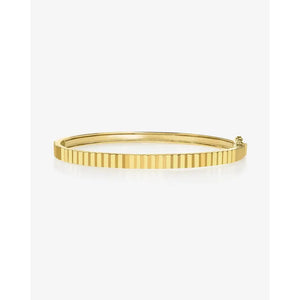 Elegant Fluted Gold Bangle - Timeless Luxury Accessory.
