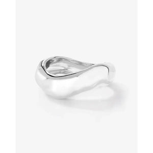 Elegant Forma Bangle - Timeless Style for Every Occasion.