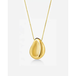 Elegant Forma Pendant Necklace - A Timeless Statement Piece.
