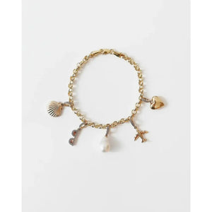 Elegant Pearl Charm for Every Occasion.