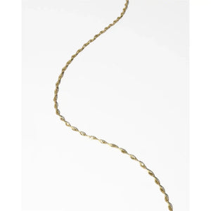Elegant Twisted Dorica Chain Necklace - A Timeless Statement Piece.