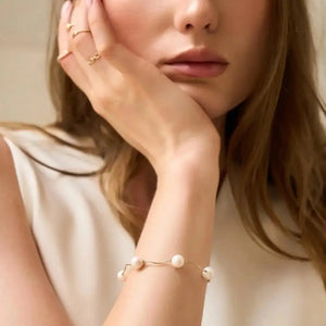 Exquisite 14K Solid Gold Freshwater Pearl & Diamond-Cut Chain Bracelet.