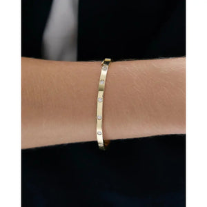 Exquisite Inlay Diamond Bangle – Dazzle with Elegance!.