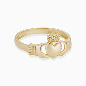 Timeless Claddagh Ring - Symbol of Love, Loyalty, and Friendship.