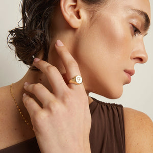Round Signet Ring NikNenz™ Premium Gold & Diamonds