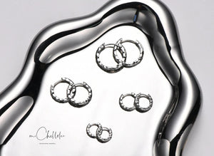 Stylish Minimalist Hammered Huggie Hoop Earrings in Sterling Silver - Chic Geometric Jewelry.