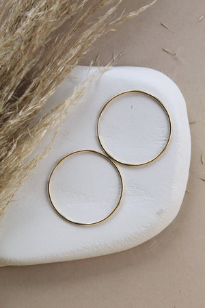 Stunning Large 14K Gold Hoop Earrings - Big Minimalist Everyday Style for Women.