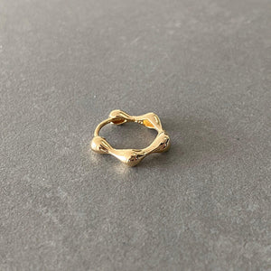 Elegant 14K Solid Gold Huggie Hoop Earrings - 15.5mm Hinged Design for Women.