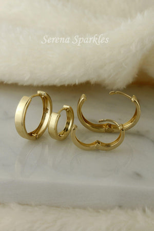 Dainty 10K Solid Gold Minimalist Huggie Hoop Earrings for Everyday Wear.
