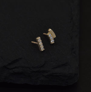 14K Solid Gold Curved Bar Cartilage Stud Earring - Flat Back Rectangle Design for Helix, Conch, Tragus & Labret.
