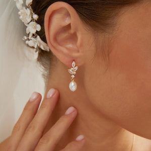 Diamond Pearl Drop Earrings,Freshwater Pearl Earrings,Crystal Bridal Earrings,Gold Leaf Diamond Earrings,Wedding Earrings,Bridesmaid Gift