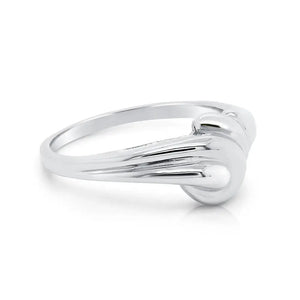 Ocean-Inspired Sterling Silver Wave Ring – A Sparkling Luxury Gift for Her Birthdays and Everyday Elegance.