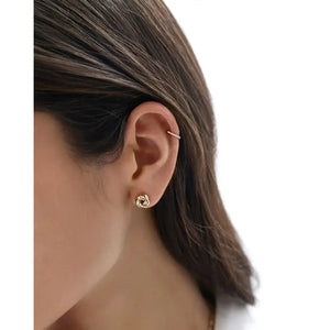 Radiant Diamond Ear Cuff: Elevate Your Elegance.