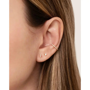Radiant Diamond Ear Cuff: Elevate Your Elegance.