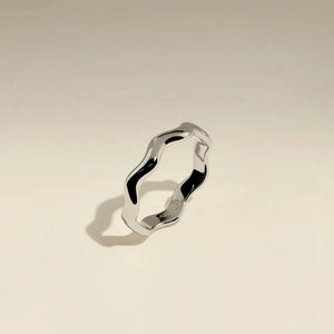 Scalloped Band Ring in Silver